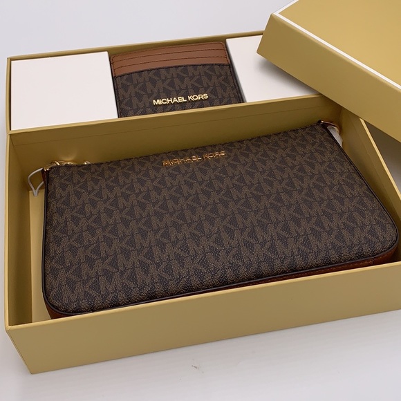 MICHAEL KORS GIFTABLE SHOULDER BAG & CARD HOLDER BOXED BROWN SIGNATURE - Picture 9 of 16